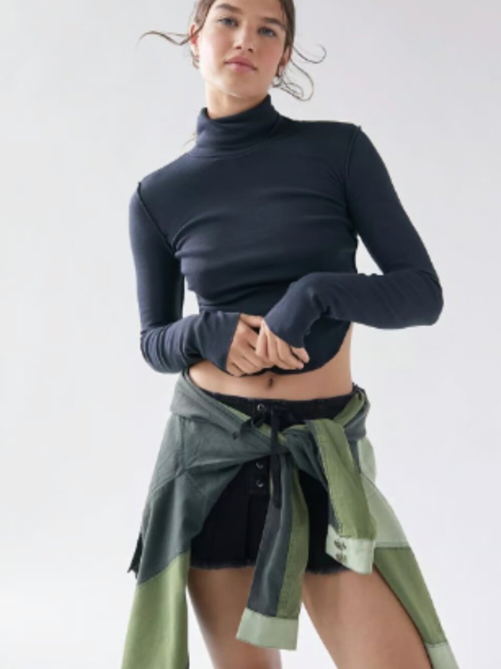 URBAN OUTFITTERS BDG TYLA TAPERED SIDE TURTLENECK TOP SHIRT NWOT BLACK L